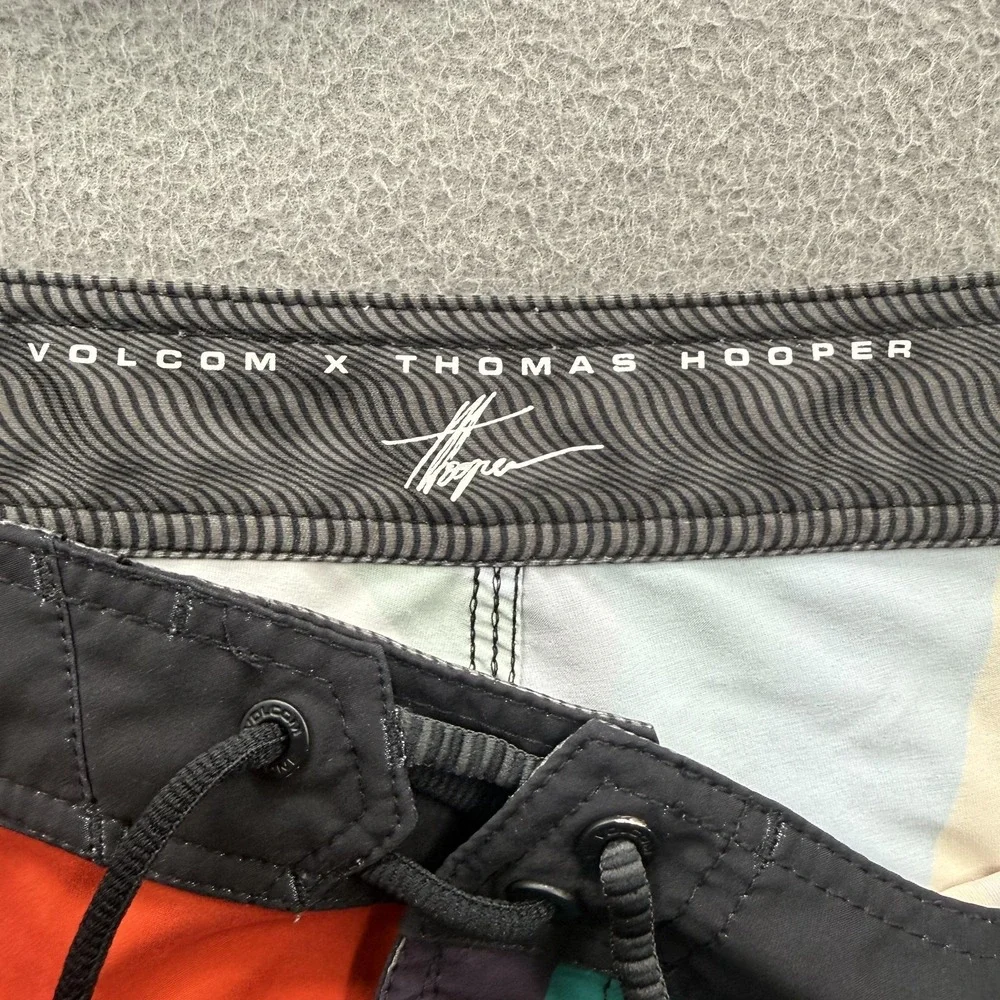 Volcom Board Shorts Mens 34 Multicolor Thomas Hooper Swim Trunks Quick Dry Surf